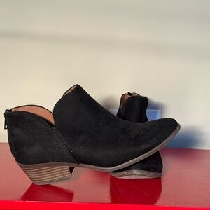 Elegant Black Suede Ankle Booties